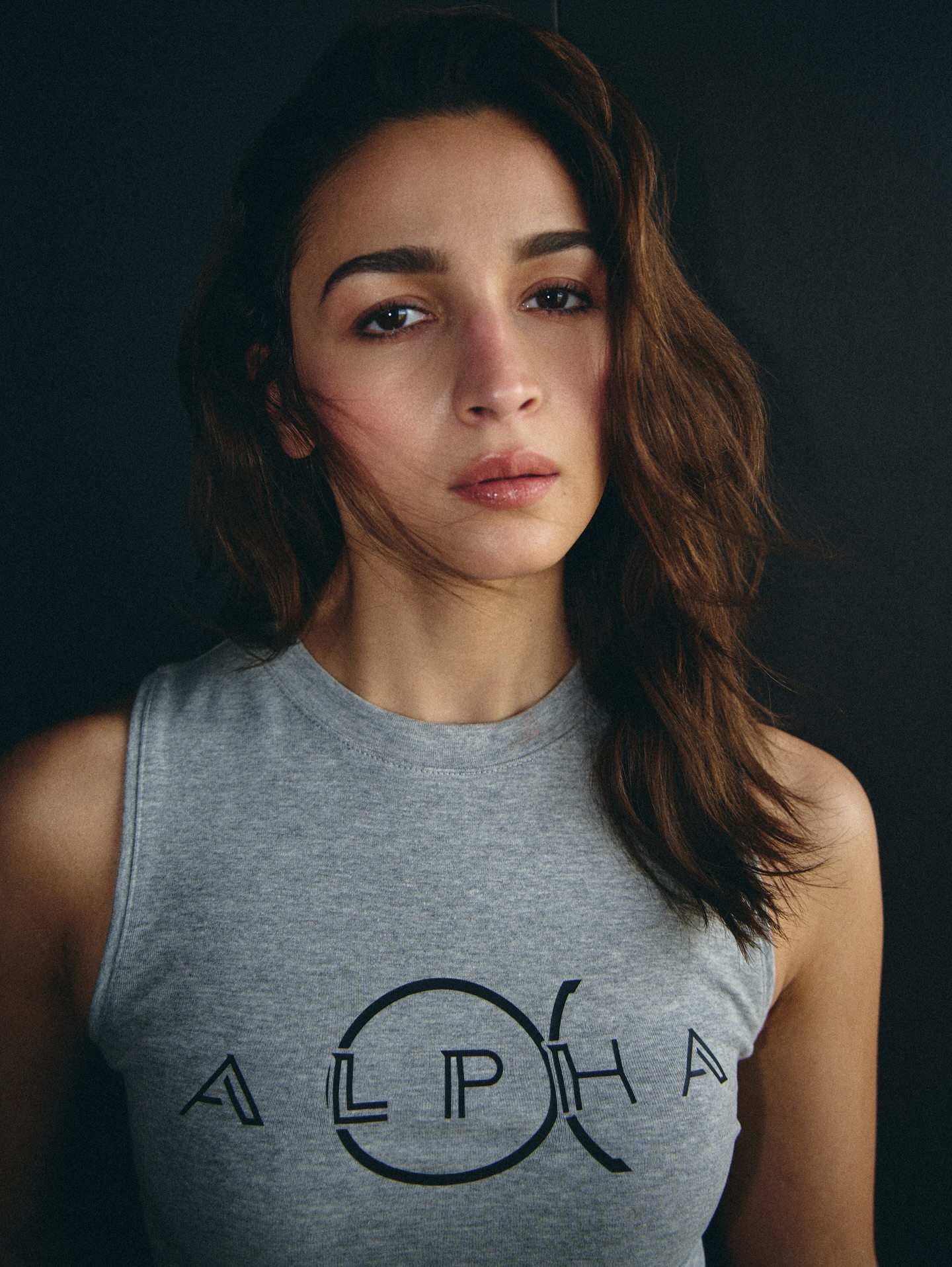 Alia Bhatt Impresses Once Again with Her Trendy Look