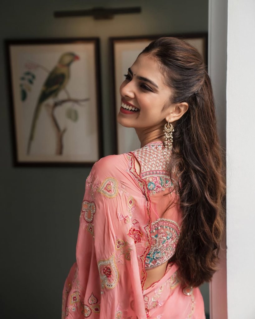 Malavika Mohanan Stuns in a Gorgeous Pink Saree!