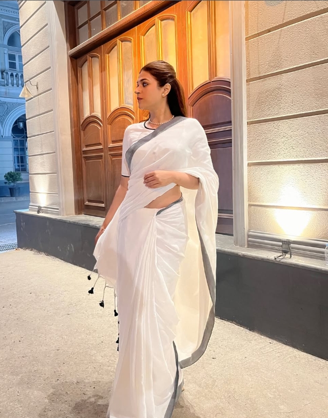 Shraddha Das Exudes Timeless Grace in Elegant White Saree Look