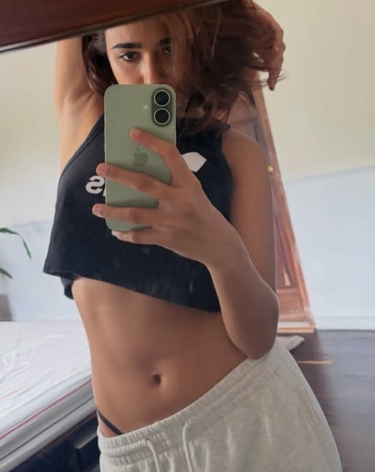 Shalini Pandey Turns Heads in Chic Mirror Selfies