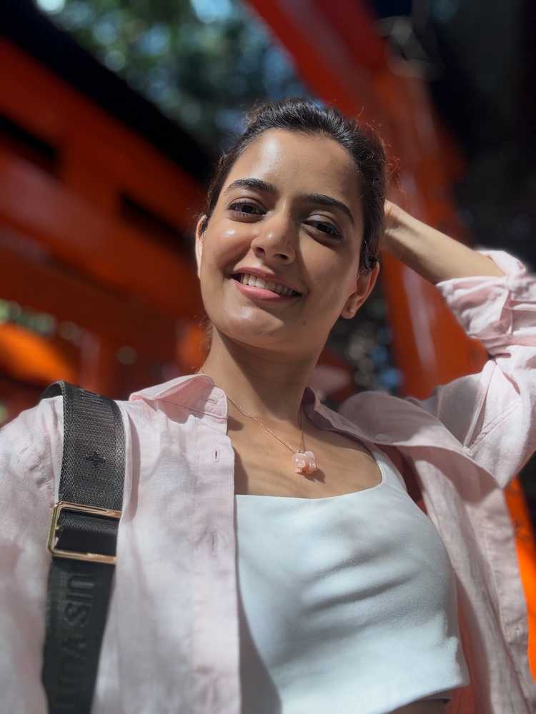 Aashika Ranganath Stunning Fashion Vibe