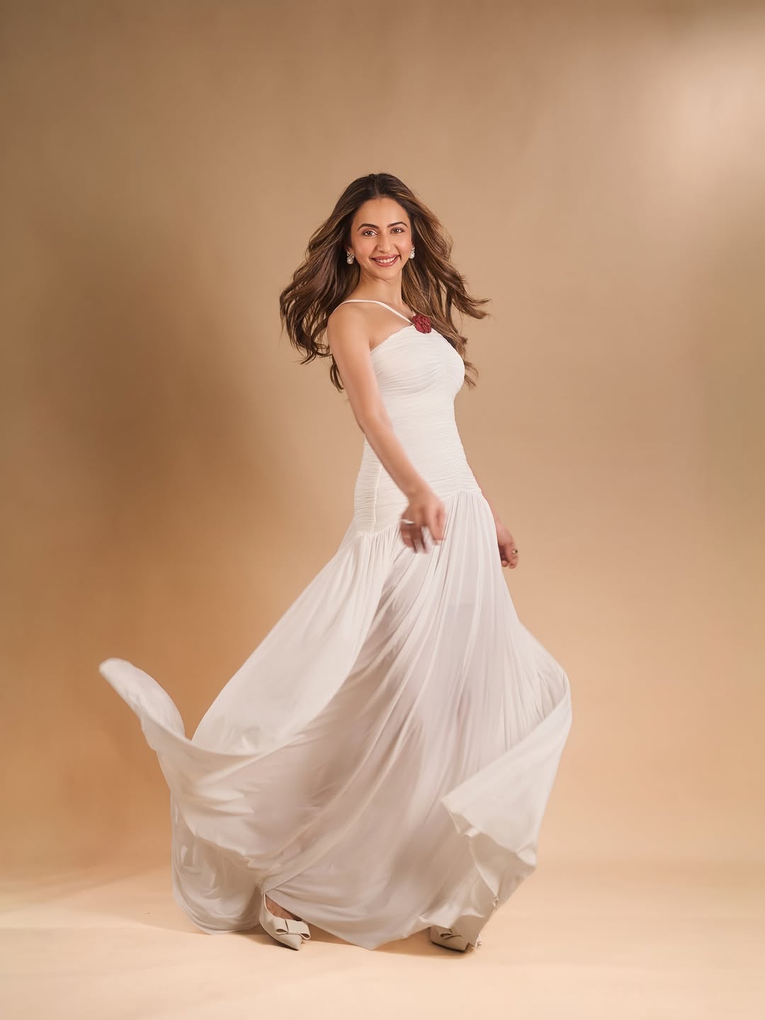 Rakul Radiates Charm in Dreamy White Outfit!