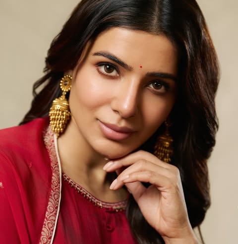 Samantha’s Beauty in a Traditional Look