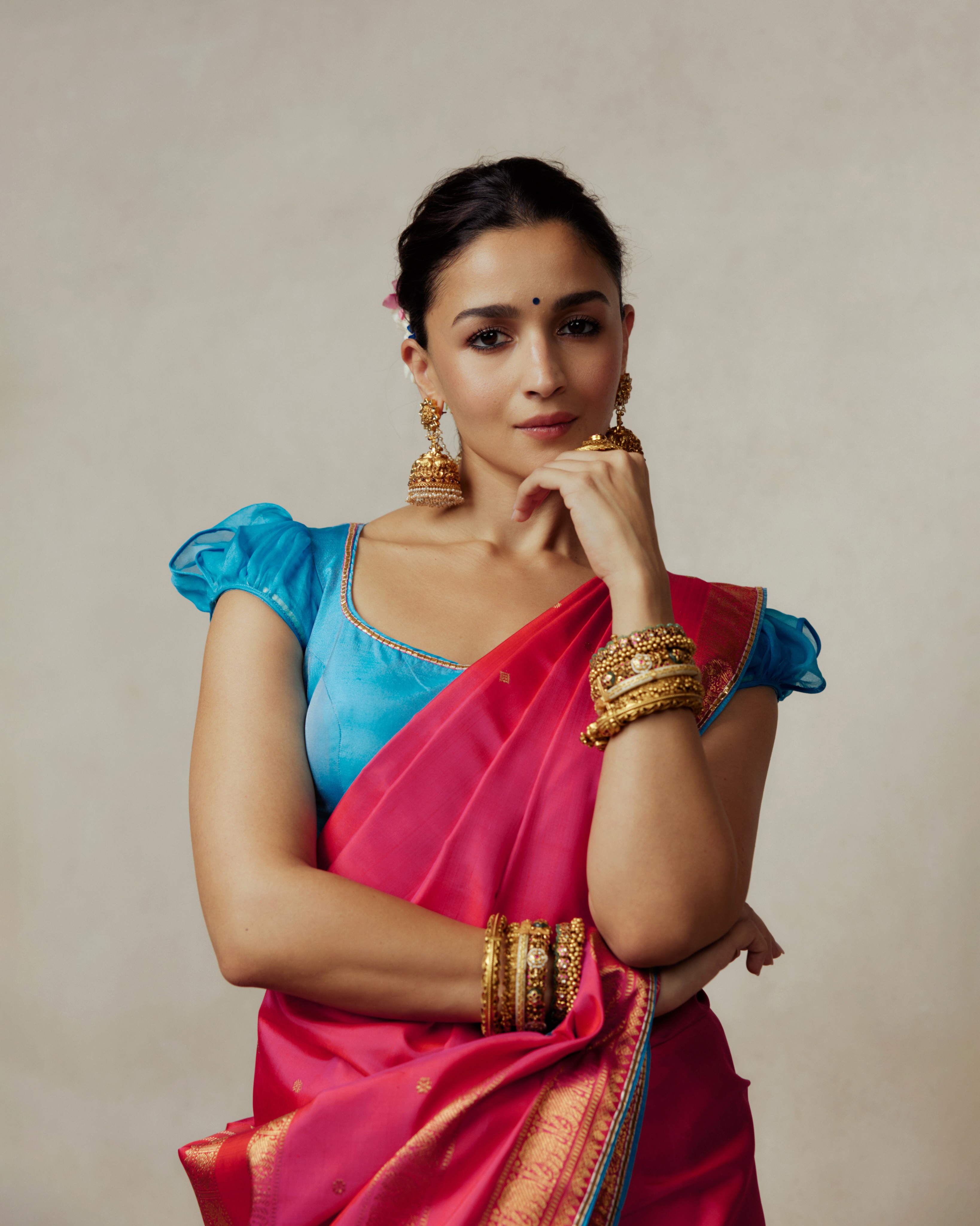 Alia Bhatt Mesmerises Everyone with Her Natural Beauty