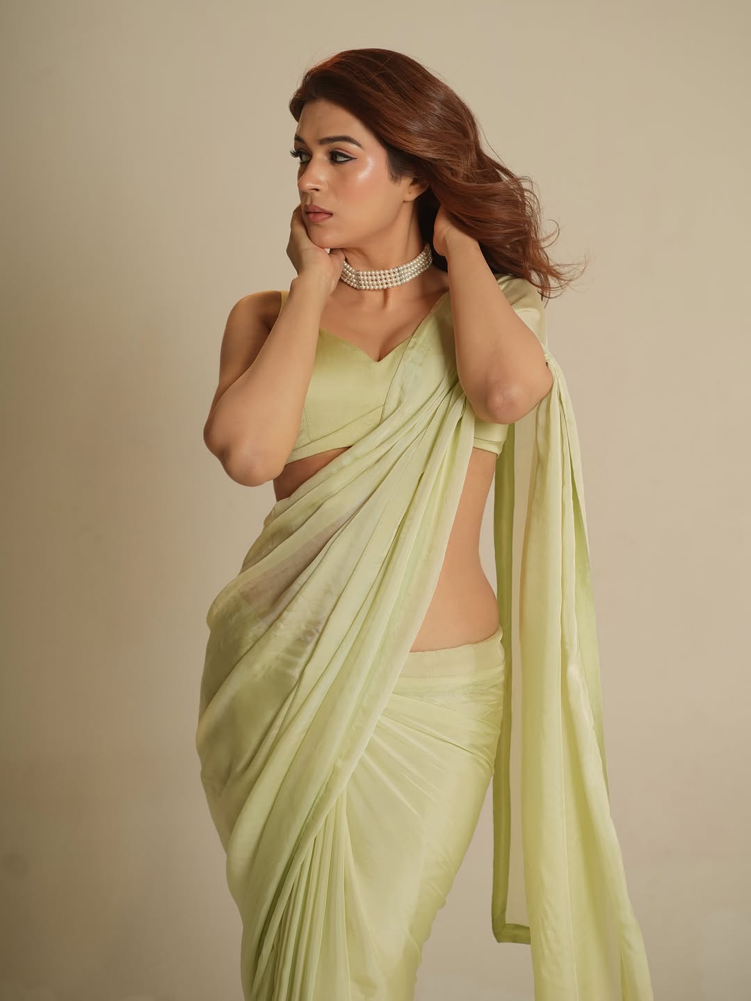 శ్రద్ధా దాస్ సాఫ్ట్ గ్లామ్ లుక్