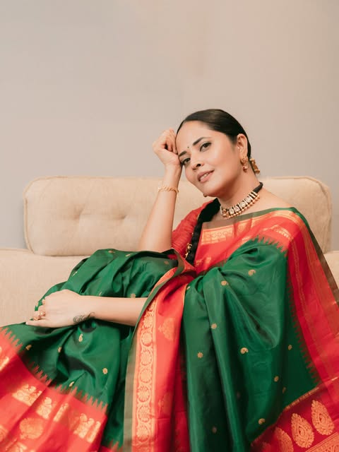 చీరకట్టులో అనసూయ అందానికి ఫిదా అవ్వాల్సిందే
