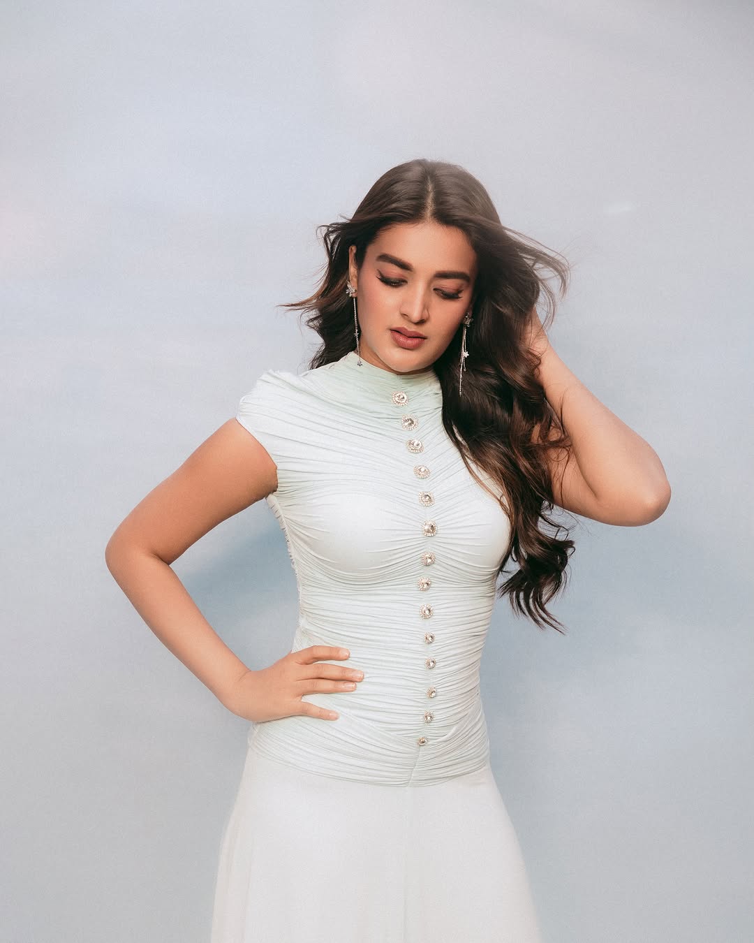 Nidhhi Agerwal Looks Dreamy in Minimal Glam!