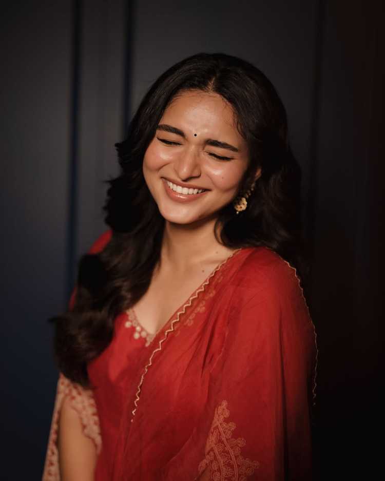 Kayadu Lohar Looks Gorgeous in Her Latest Clicks