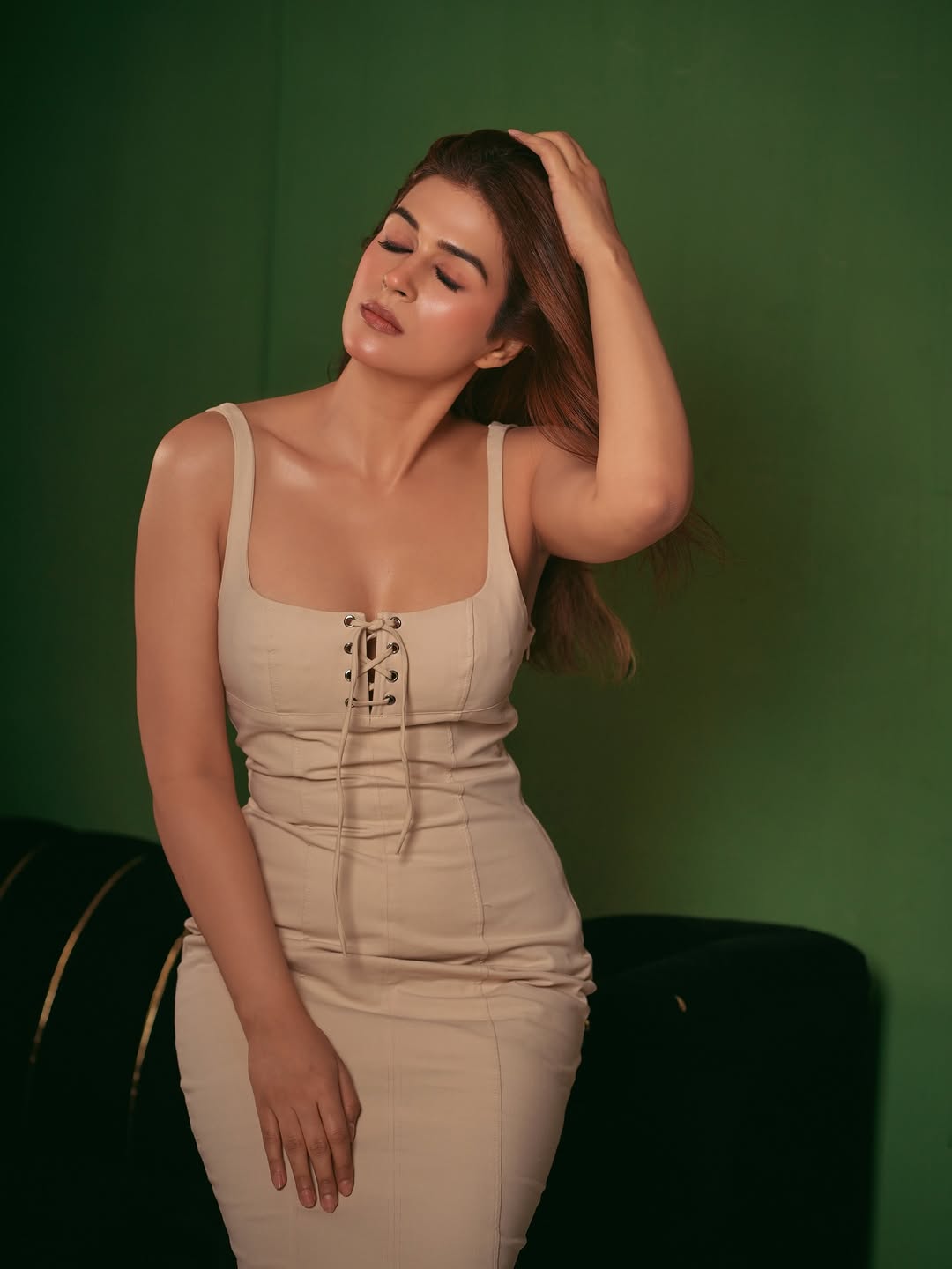 Shraddha Das Turns Heads With Her Elegant Beige Look!