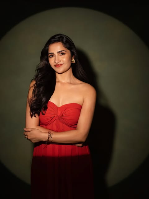 రుక్మిణి వసంత్‌ అందాల జాతర