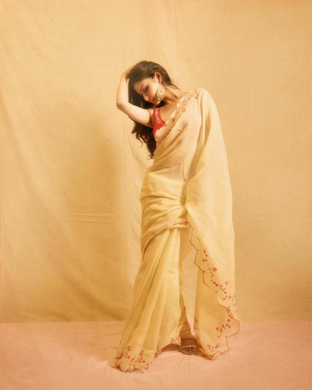 Mouni Roy’s Elegant Saree Grace