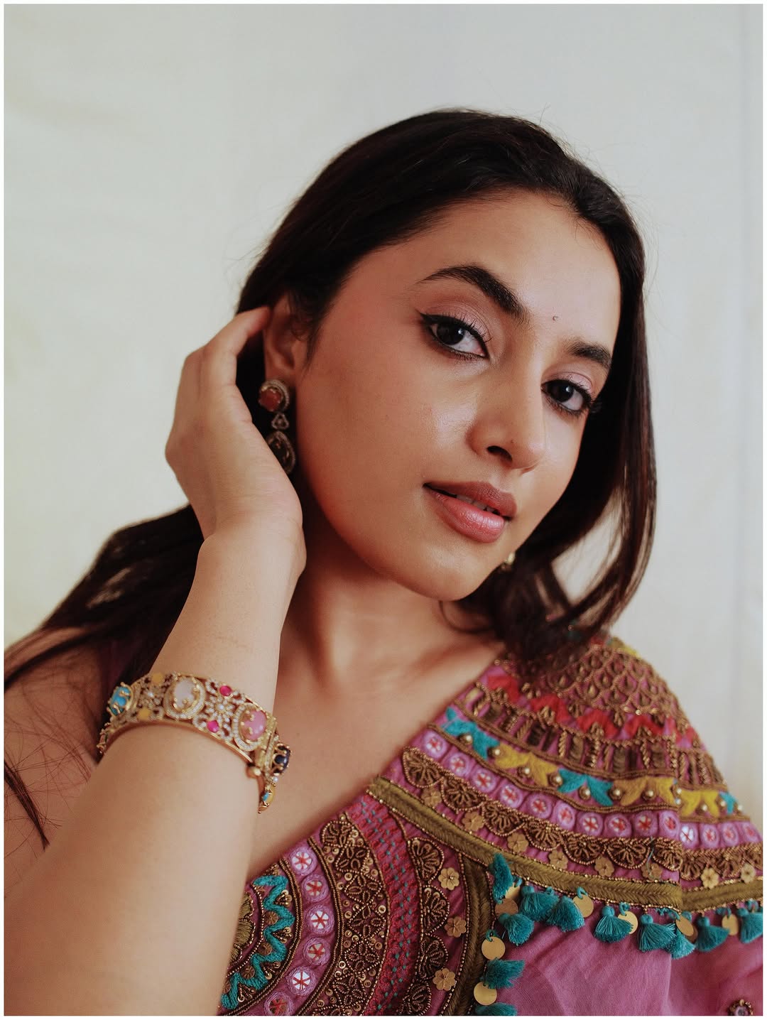 సంప్రదాయ అందంలో ప్రియాంక మోహన్
