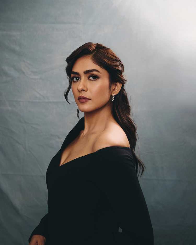 Mrunal Thakur Turns Heads in Stunning Black Looks