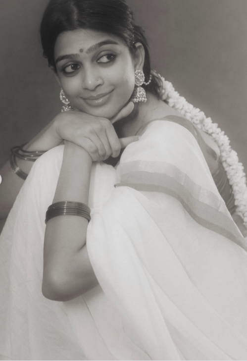 చీరకట్టులో అనంతిక సనిల్‌కుమార్‌ అందాల సందడి