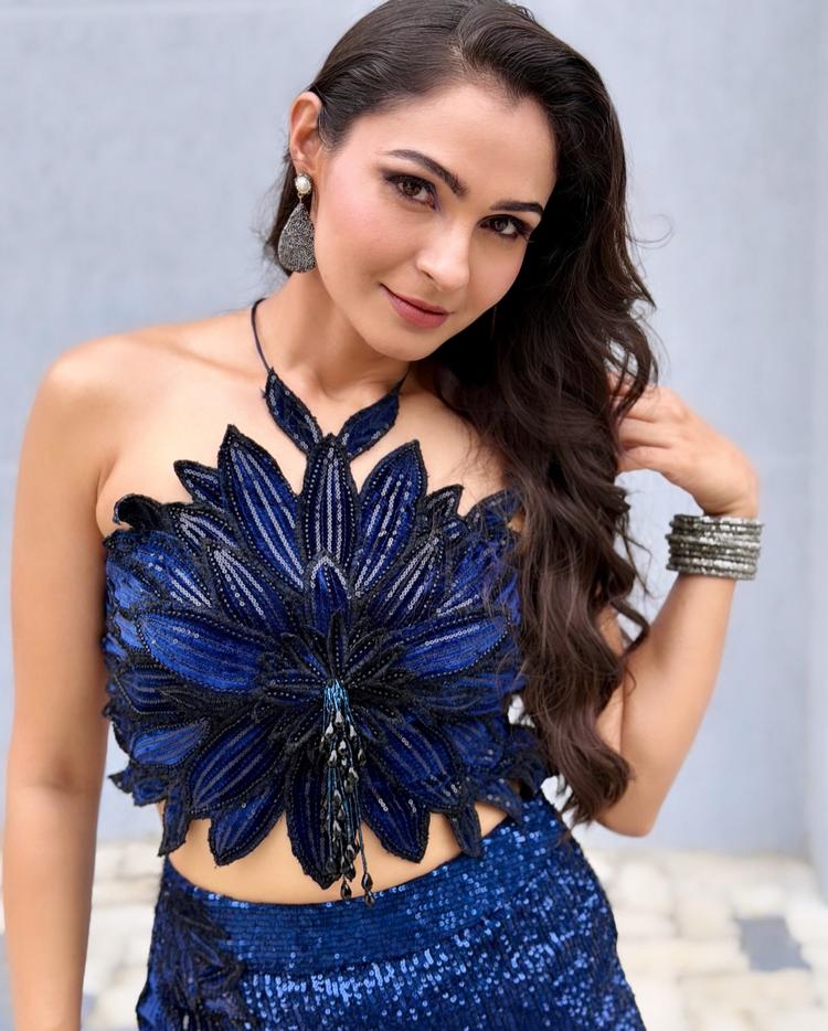 Andrea Jeremiah’s Midnight Blue Elegance