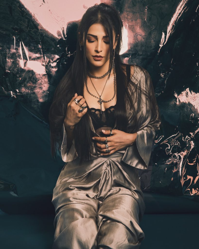 Shruti Haasan in a Stylish and Hot Look