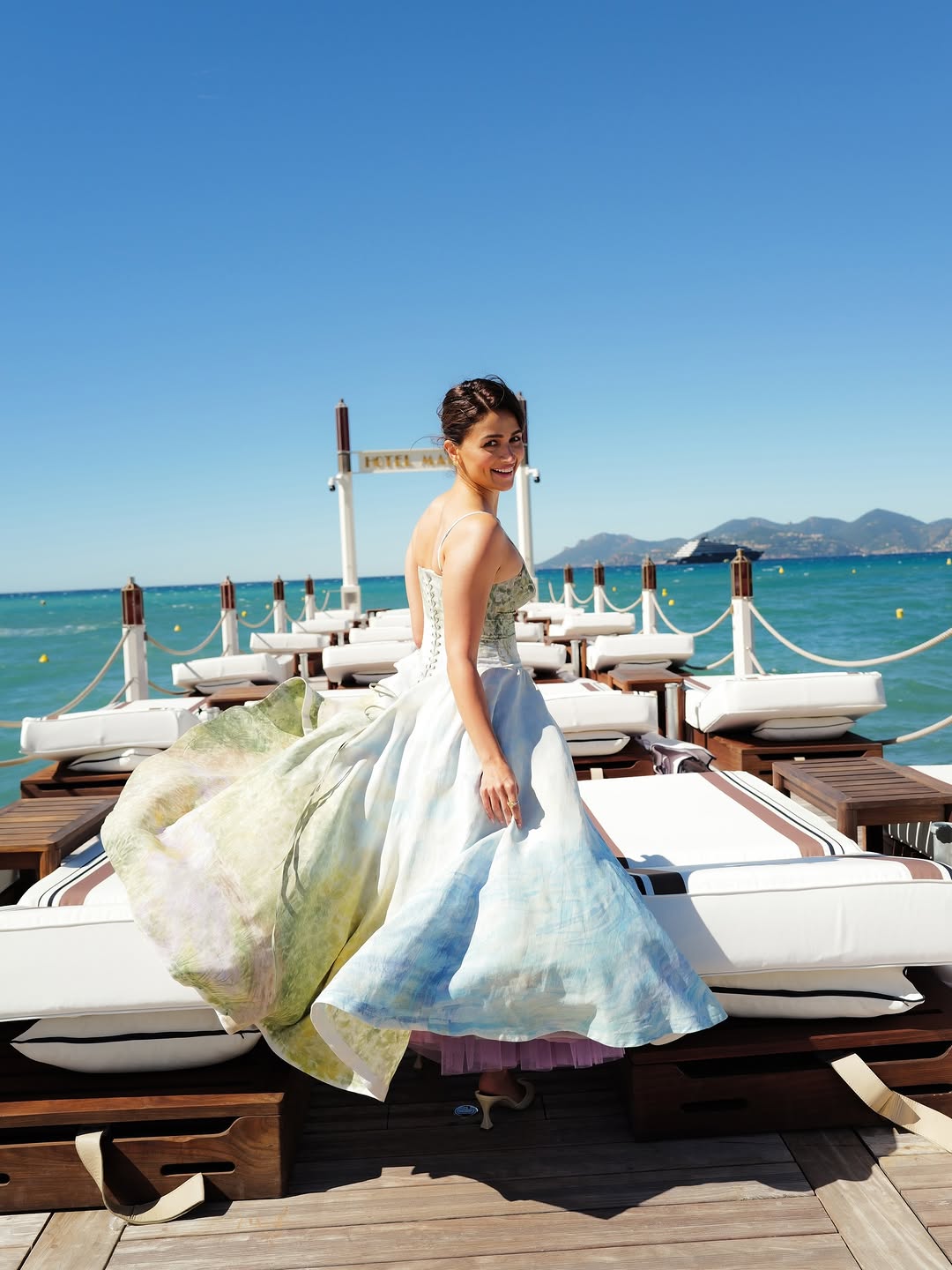 Alia Bhatt's Breathtaking Beauty in Landscape Gown