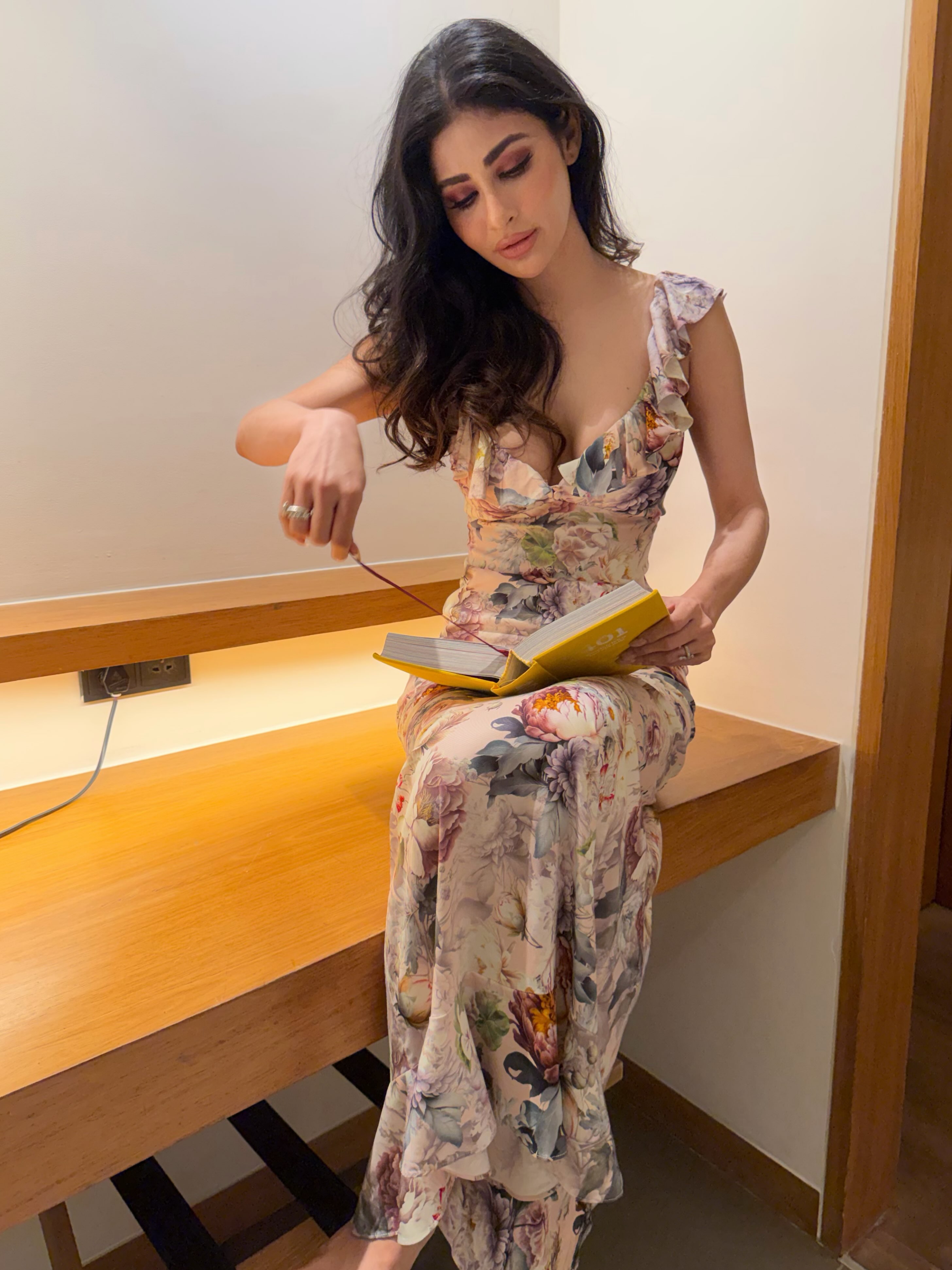 Mouni Roy Blends Grace with Artistic Charm
