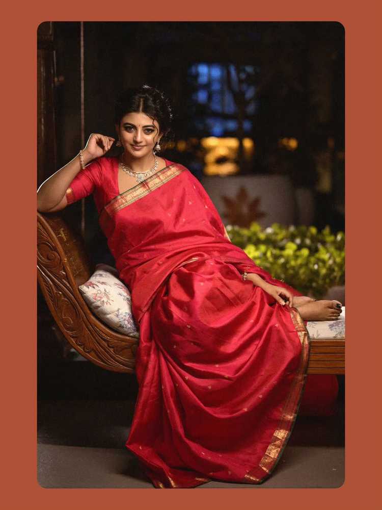 Anandhi’s Graceful Charm in a Red Saree