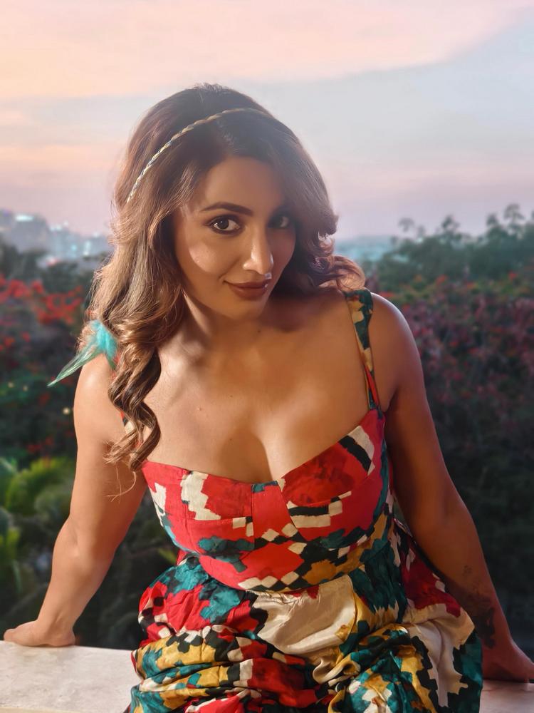 Tejaswi Madivada’s Glamorous Charm