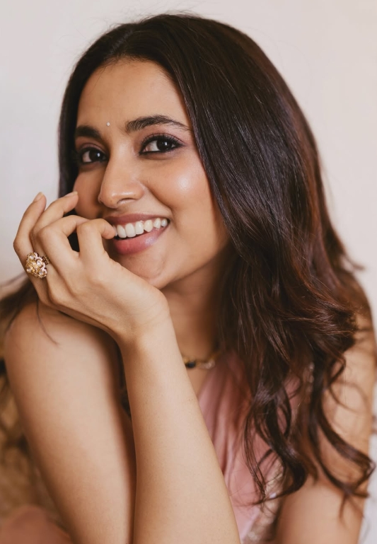 Priyanka Arul Mohan Stuns in Elegant Pink Saree Looks