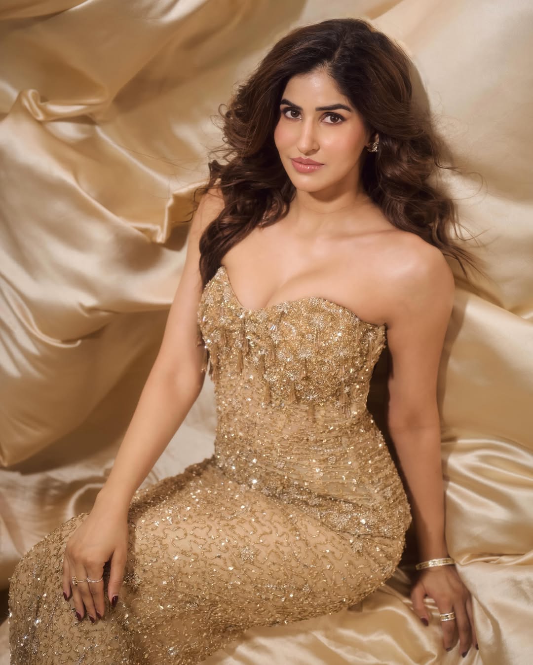 Sakshi Malik Steals the Spotlight with Regal Elegance