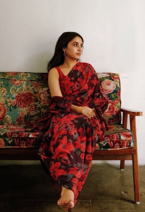 Priyanka Arul Mohan's Floral Saree Look