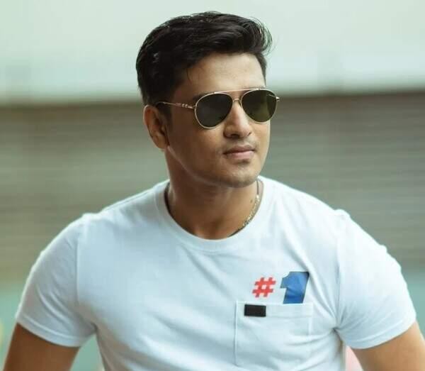 విద్యార్థులకు అండగా నిలిచిన హీరో నిఖిల్ !