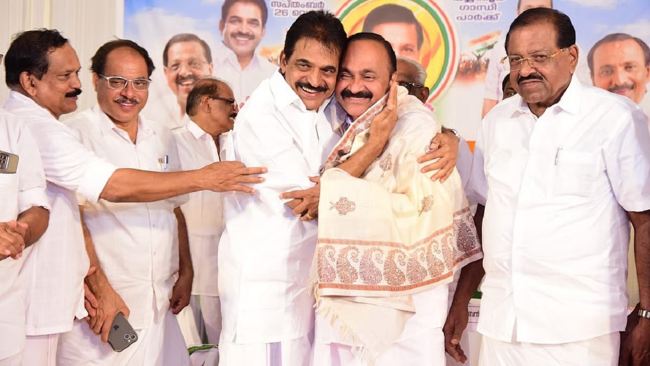 కేరళలో యూడీఎఫ్ హస్తగతం; కాంగ్రెస్‌లో సీఎం రేసు వేడెక్కింది