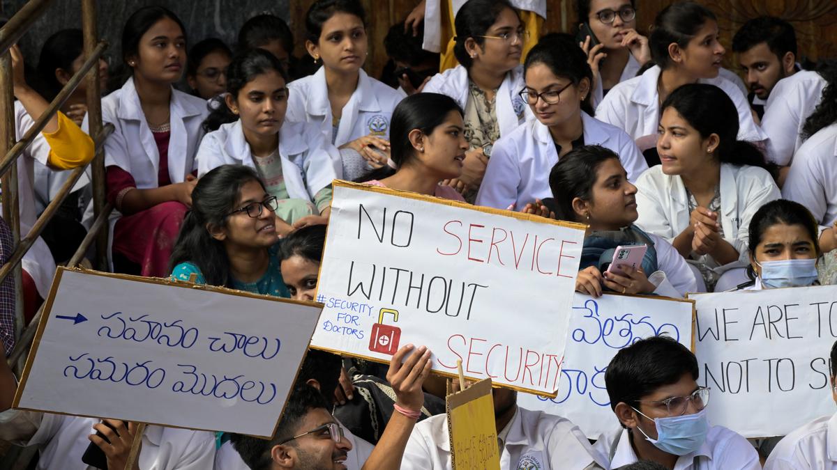 తెలంగాణలో డాక్టర్ల సమ్మె ప్రారంభం – ఓపీ సేవలు నిలిపివేత