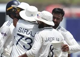 India Beat Sri Lanka in First Test