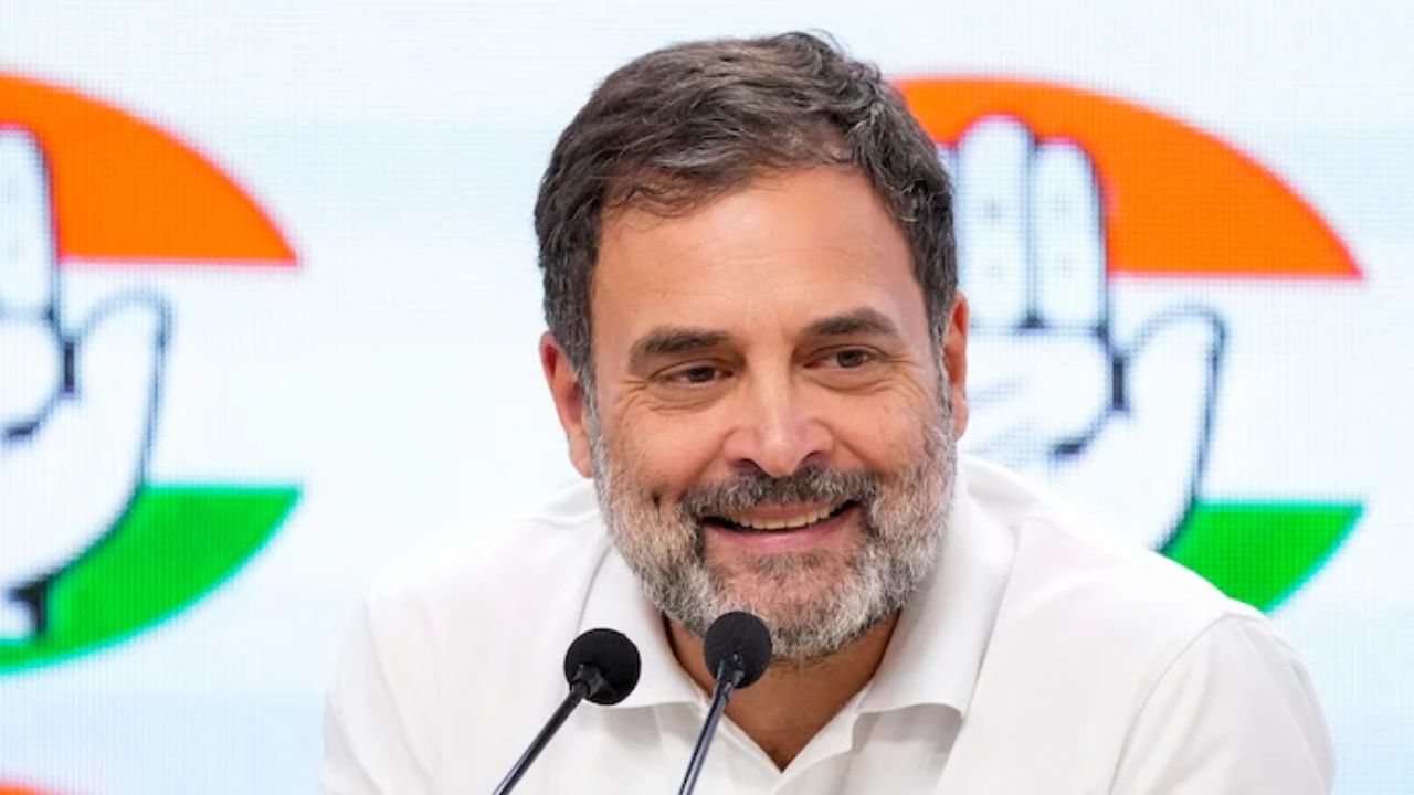 ఎల్పీజీ ధరల పెరుగుదలపై రాహుల్ గాంధీ విమర్శలు