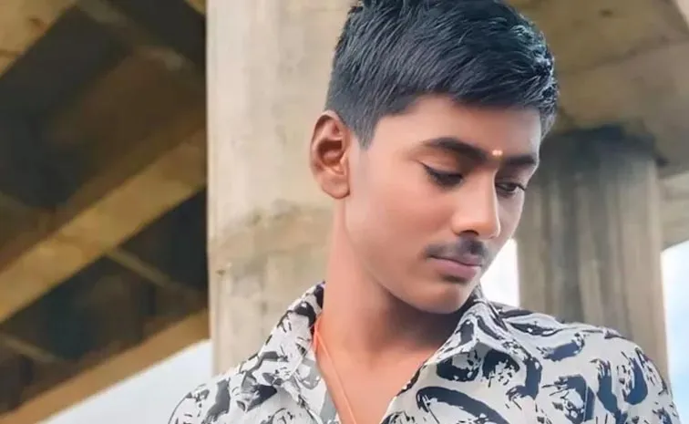 కిటికీ ప్రమాదంలో విద్యార్థి మృతి
