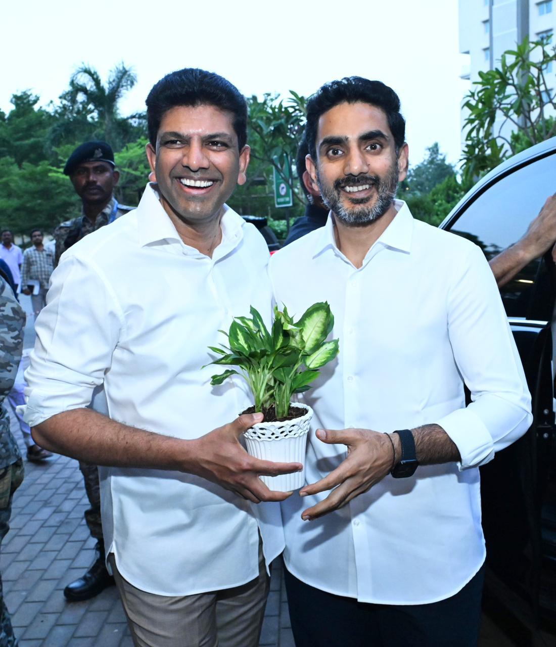 Guntur Leaders Hold Informal Dinner Meet; Lokesh Participates in Key Discussions!