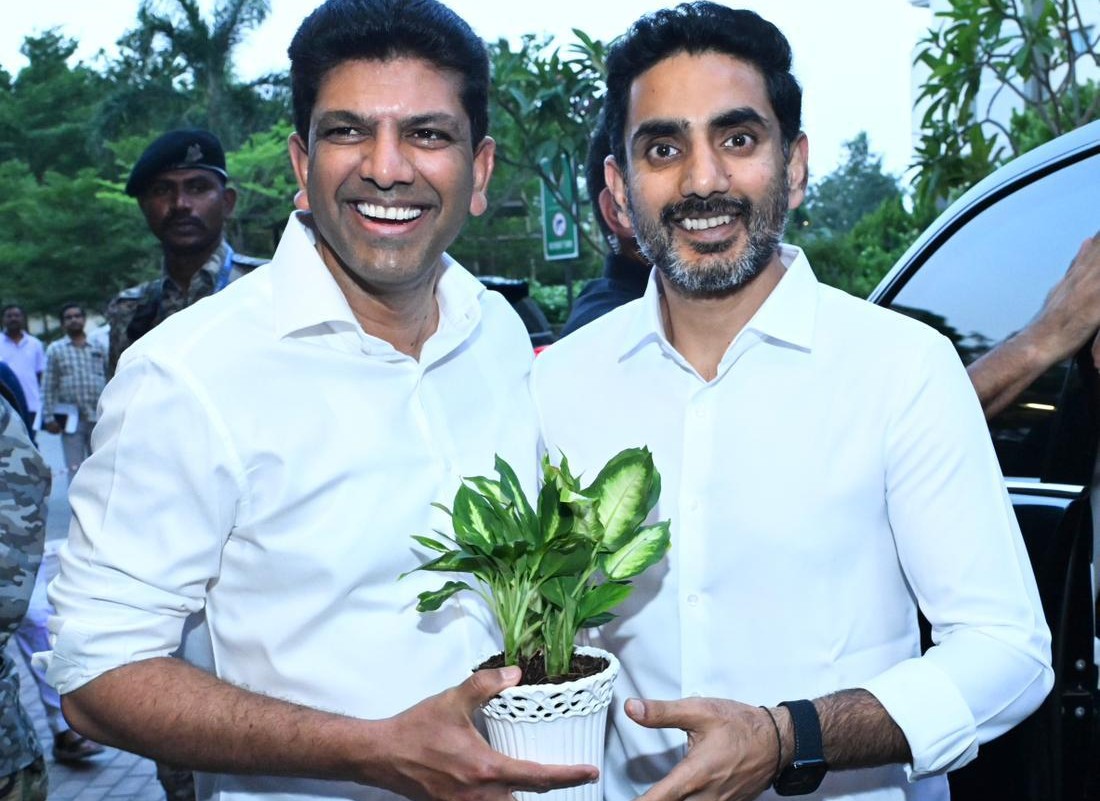 గుంటూరు నేతల ఆత్మీయ విందు సమావేశం.. లోకేశ్ కీలక చర్చలు!