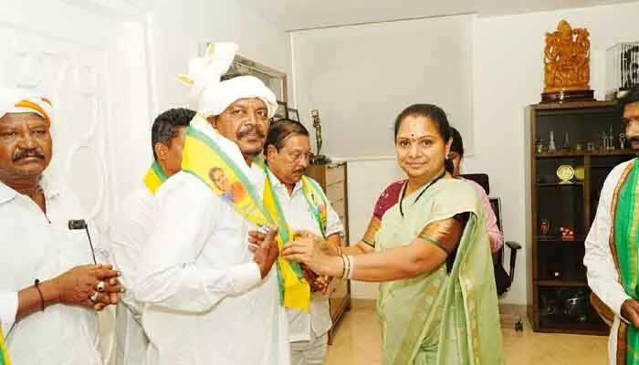 Nagoba Temple Chief Priest Mesram Anand Rao Joins TRS