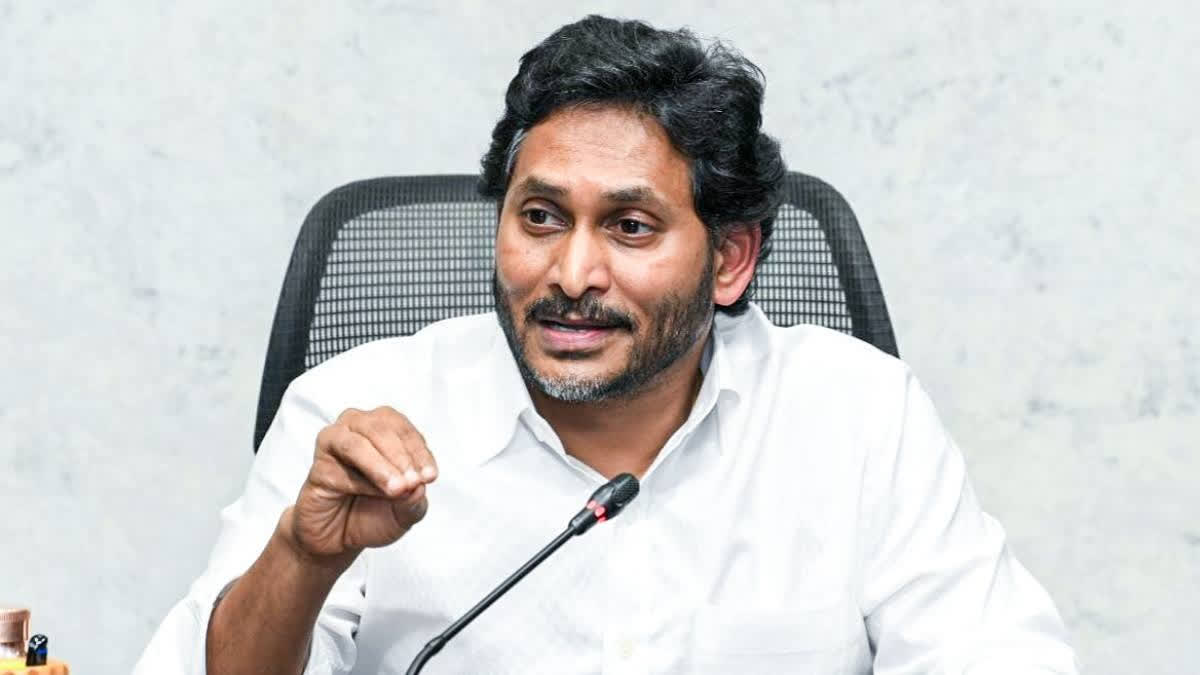 హామీలు అమలు చేయాలంటే కొడతారా? - వైఎస్ జగన్