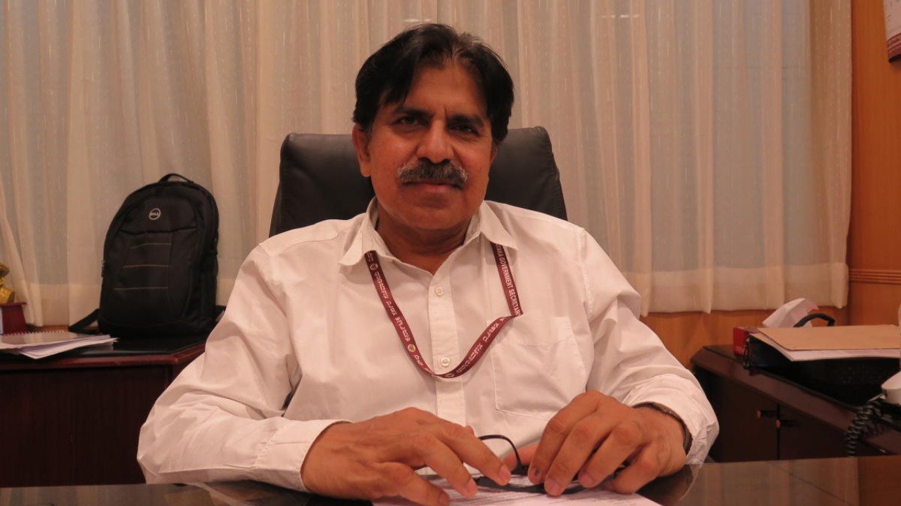 కర్ణాటక సీఎంకు కొత్త ఆర్థిక సలహాదారుగా మాజీ ఐఏఎస్ అధికారి