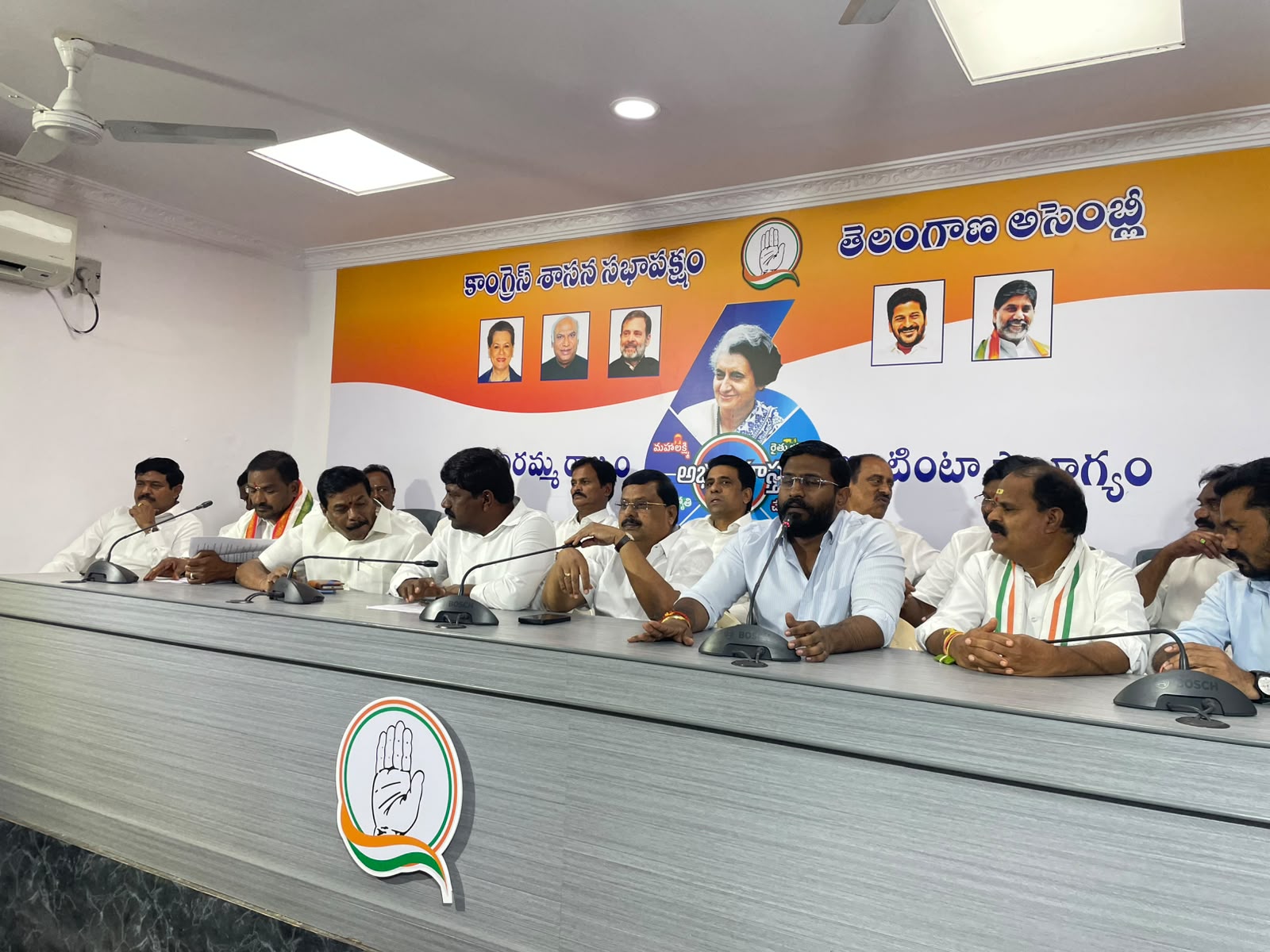 మంత్రి కొండా సురేఖపై చర్యలు తీసుకోవాలి: కాంగ్రెస్ ఎమ్మెల్యేలు