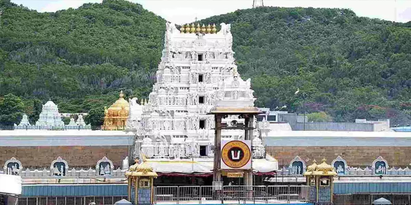 Tirumala Devotees Protest Over Srivari Darshan