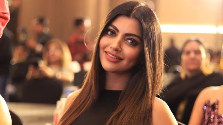 నిరసనలపై అకాంక్షా పూరి షాకింగ్ కామెంట్స్