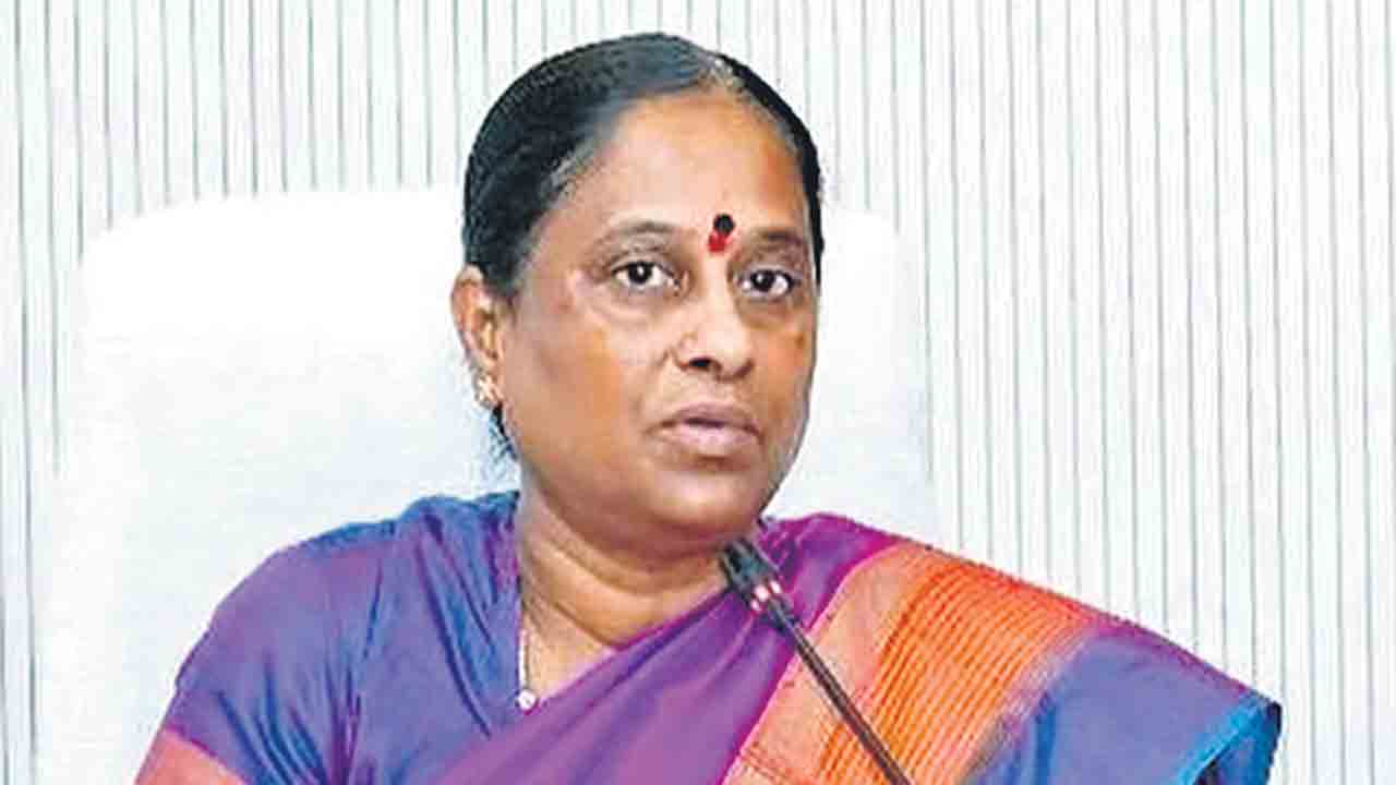 ఢిల్లీ పర్యటనలో కొండా సురేఖపై కీలక నిర్ణయం?