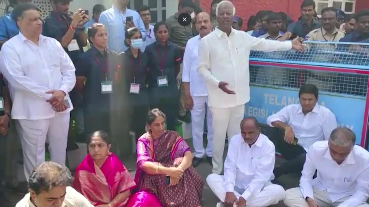 ఢిల్లీ చేరుకున్న బీఆర్ఎస్ నేతలు