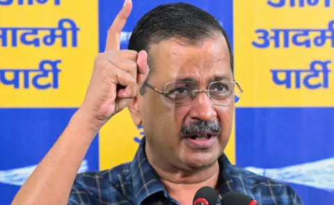 విద్యా సమస్యలపై కేంద్రానికి కేజ్రీవాల్ హెచ్చరిక