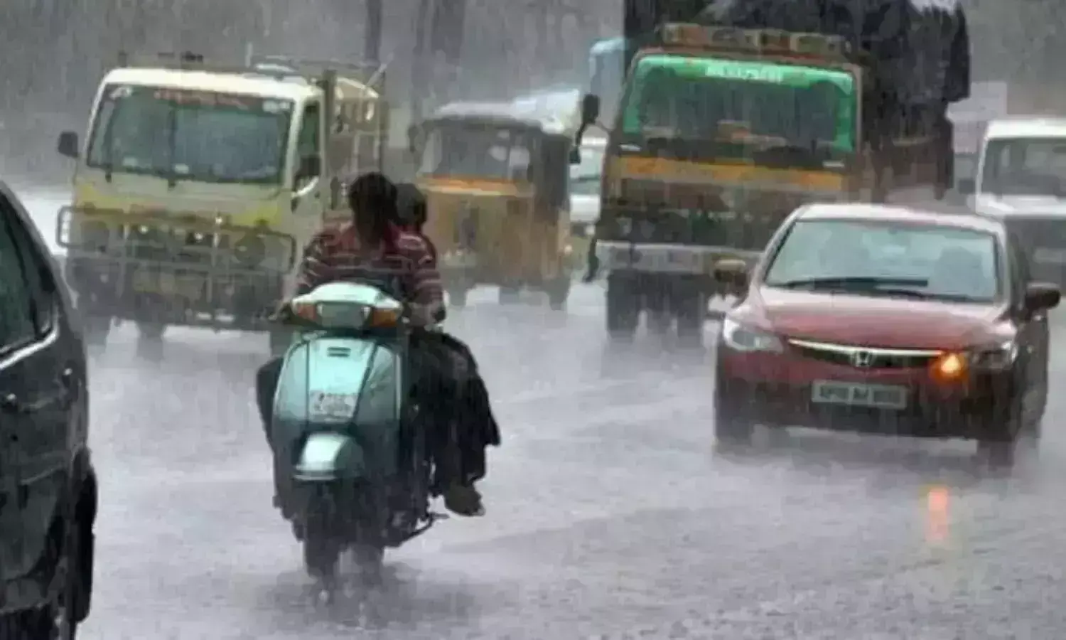 Heavy Rain Lashes Several Parts of Hyderabad