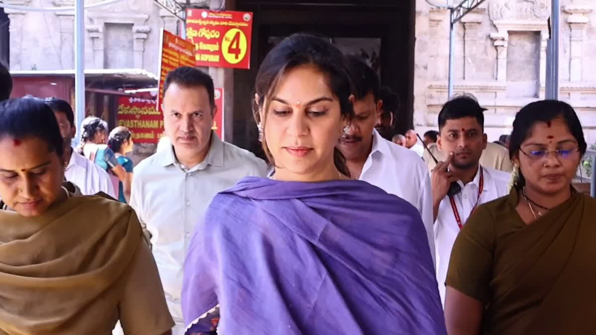 శ్రీకాళహస్తీశ్వర ఆలయంలో ఉపాసన కొణిదెల ప్రత్యేక పూజలు..