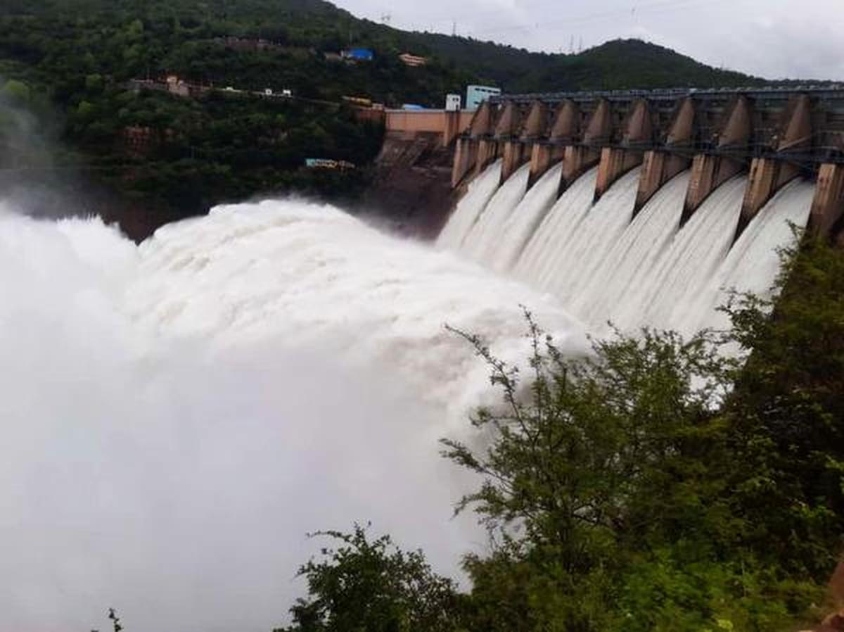 వరల్డ్ బుక్ ఆఫ్ రికార్డ్స్‌లో శ్రీశైలం డ్యామ్