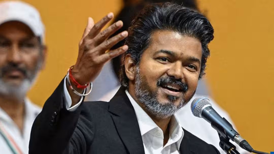 లంచం ఆరోపణలతో నేతను బహిష్కరించిన సీఎం విజయ్