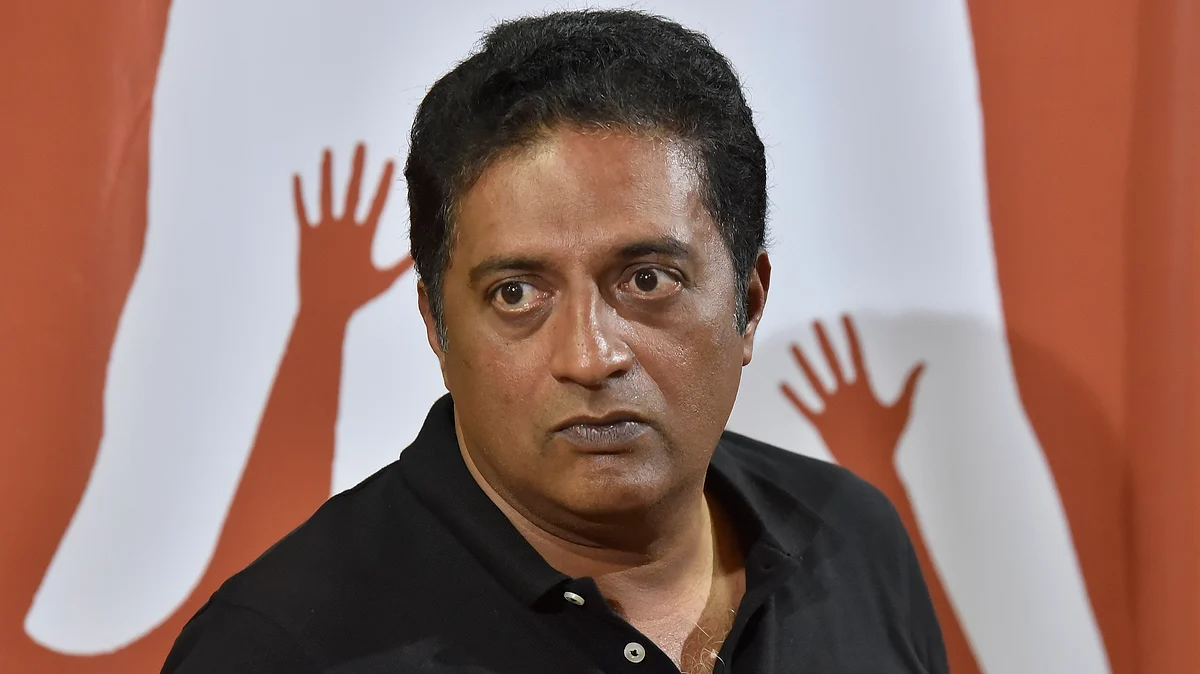 ప్రశ్నిస్తే అరెస్ట్ చేస్తారా? ఏపీ ప్రభుత్వంపై ప్రకాష్ రాజ్ ఘాటు విమర్శలు