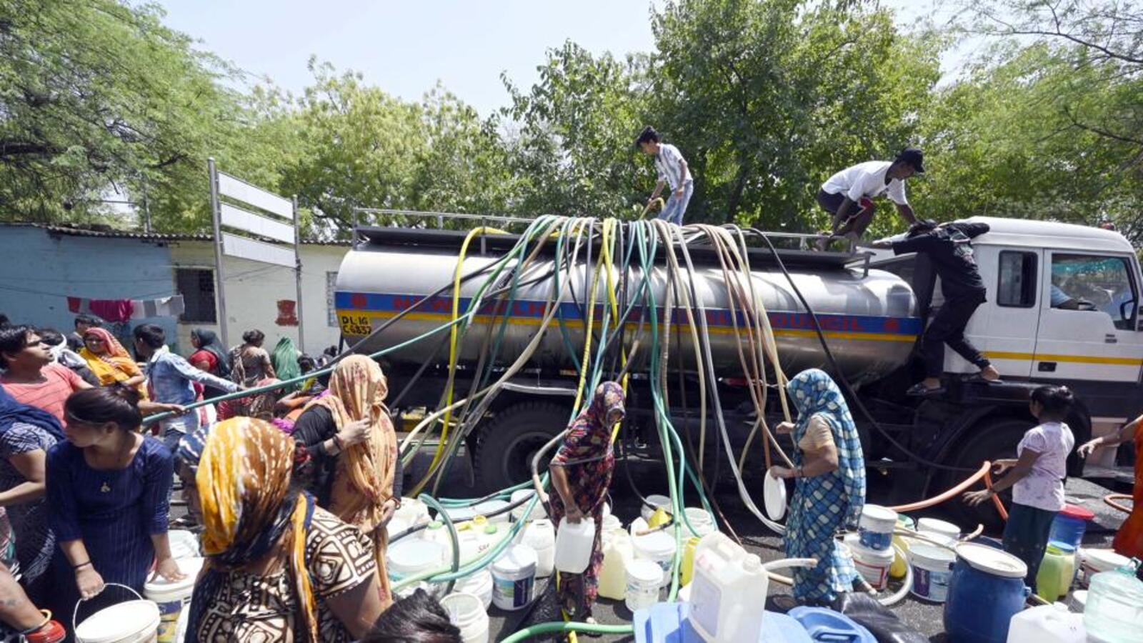 Giddalur Faces Water Crisis.. Tanker Supply Begins Across Affected Areas!